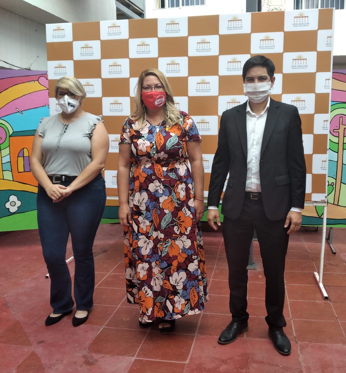 Comenzando el año legislativo del bloque San Luis Unido, junto a <a href="/ailenchaine/">Ailen Chaine</a> (LDS) y <a href="/cele_aparicio/">Celeste Aparicio</a> (UCR) quien va a presidirlo este año. Felicitaciones Cele! La oposición más unida que nunca.