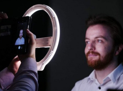 #سنابه_بلا_فلتر اتوقع مع ring light محد بحاجة فلتر 

salla.sa/hoopoe_store/j…