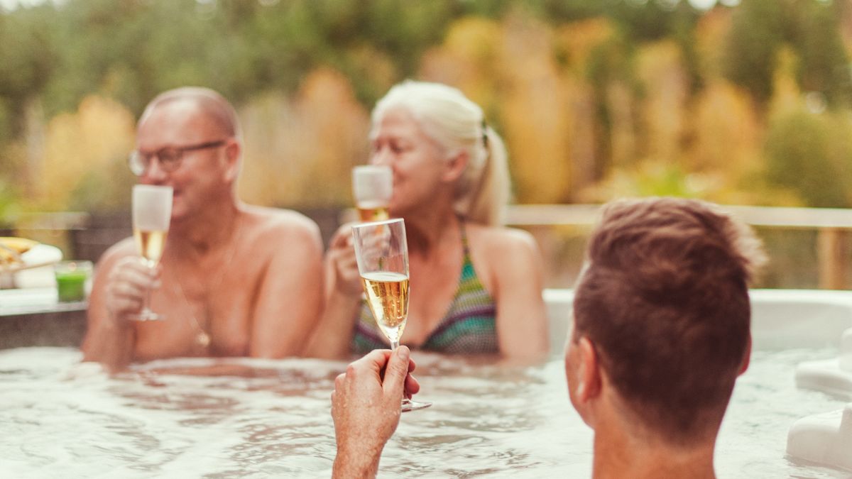 Opus4Tweets's tweet photo. Fancy A Hot Tub Holiday? - https://t.co/ZB9lyQ67tb https://t.co/BRwjQGHjed