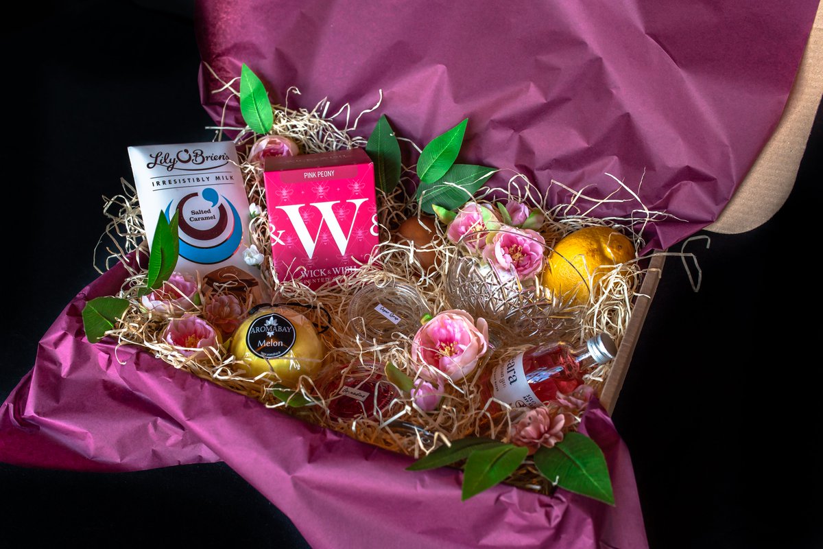 TuscanyBistro1's tweet photo. Our Mother's Day DIY Kits come with everything that special lady will need to have the ultimate pamper day, including:
Lily O Briens Chocolates 
A Handmade bathbomb
Pink Peony Candle 
A Pink Lady Cocktail (including Glass &amp; instruction on how to make) https://t.co/8WvRzvLR65