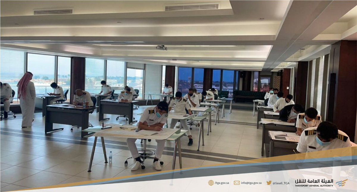 Saudi_TGA's tweet photo. #الهيئة_العامة_للنقل تعقد الامتحانات التحريرية لشهادات التأهيل البحري (COC) لتخصصي الملاحة والهندسة #البحرية بكلية الدراسات البحرية بجامعة الملك عبدالعزيز ومعهد التدريب البحري بشركة أرامكو السعودية وتستمر لـ ٤ أيام، ينتقلون بعدها لإجراء الاختبارات الشفهية المؤهلة لنيل للشهادة. https://t.co/dwFqlL0gb4