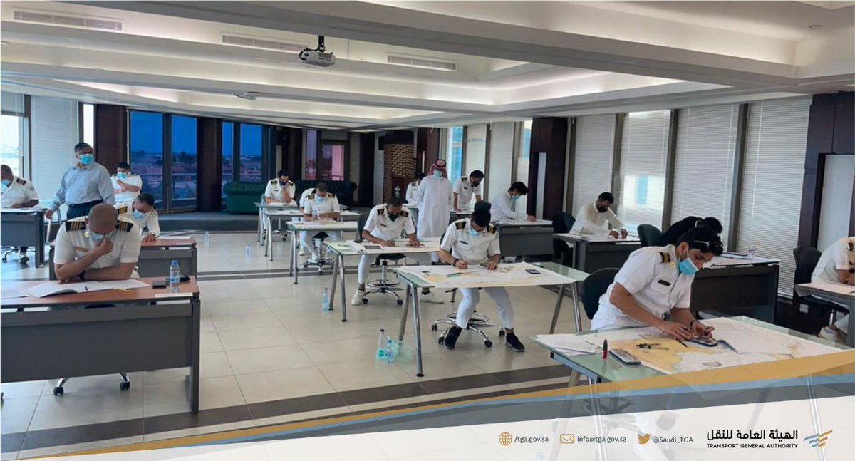 Saudi_TGA's tweet photo. #الهيئة_العامة_للنقل تعقد الامتحانات التحريرية لشهادات التأهيل البحري (COC) لتخصصي الملاحة والهندسة #البحرية بكلية الدراسات البحرية بجامعة الملك عبدالعزيز ومعهد التدريب البحري بشركة أرامكو السعودية وتستمر لـ ٤ أيام، ينتقلون بعدها لإجراء الاختبارات الشفهية المؤهلة لنيل للشهادة. https://t.co/dwFqlL0gb4
