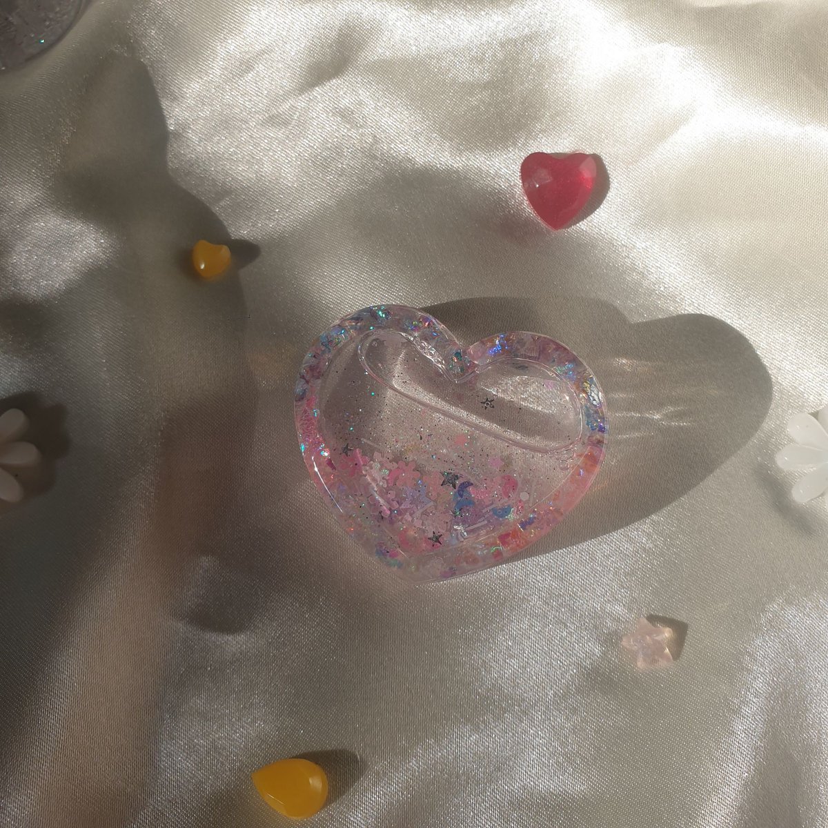 อันละ 130 บาท ⭐❤
ติดชื่อได้
เลือกที่ห้อยเป็นสร้อยไข่ปลา หรือตะขอตัวยู(+10บาท)
ค่าส่ง 35 บาท

สนใจสอบถามทางดีเอ็มได้เลยยยย

#เรซิ่น #resin #พวงกุญแจเรซิ่น #พวงกุญแจ