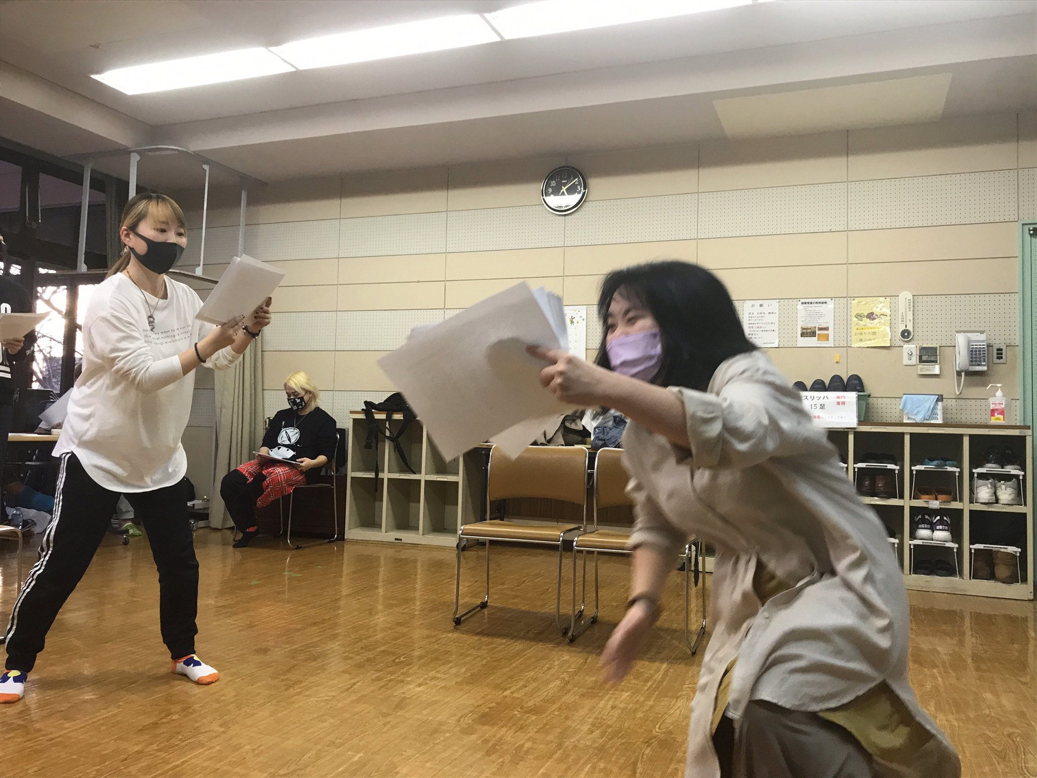 井家久美子 劇団虚幻癖 アメジストの檻 のお稽古始まりました いろんな物語が盛り沢山 Abどちらでも全員出演しておりますが ちょっと違った物語がお楽しみいただけます 私は何をしている写真 03 16 21 ステージカフェ下北沢亭 井家扱い予約