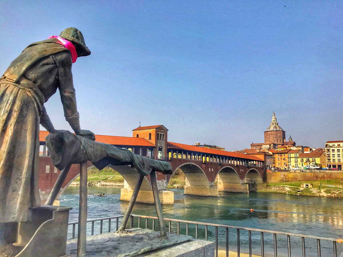 ad_ovest's tweet photo. Settimana scorsa ho fatto un bel giro a #pavia, che mi ha sorpresa con il suo bel centro storico, l’ottima cucina, ma soprattutto con l’università e i suoi cortili appartati, uno più bello dell’altro. https://t.co/Aeca2407Fo