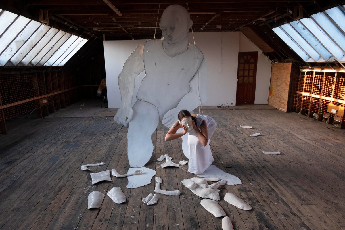 RuyaMaps's tweet image. 🧎‍♂️In the #microcommission 'Cheimadia,' Alkmini Gkousiari proposes a piece of work that can be worn just as the artist carries Athens with her from afar. The sculpture and performance were inspired by an ancient Greek perfume bottle in the form of a kneeling athlete.