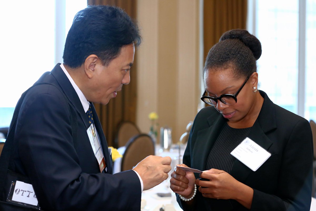 PDIPOA's tweet image. #Protocol101 In many countries, it is proper to present AND receive business cards using both hands. Be sure to research ahead of receiving visitors or traveling abroad. 📸: @GradImages #protocol #internationalprotocol #protocolrules #PDIPOA