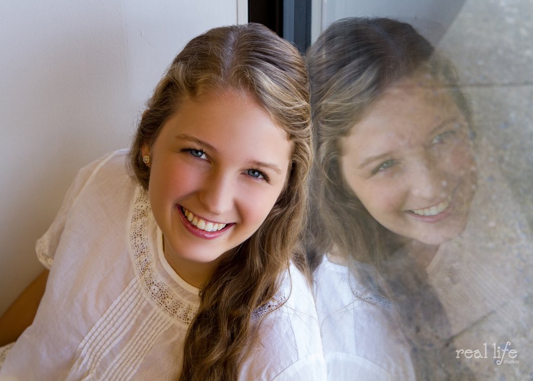 RealLifeStudios's tweet image. Sharing this gorgeous Senior portrait today in hopes it makes you smile and brightens your day!

#richmondsbestseniorportraits #richmondseniors #richmondphotographer #highschoolseniors #reallifestudios #seniorportraits