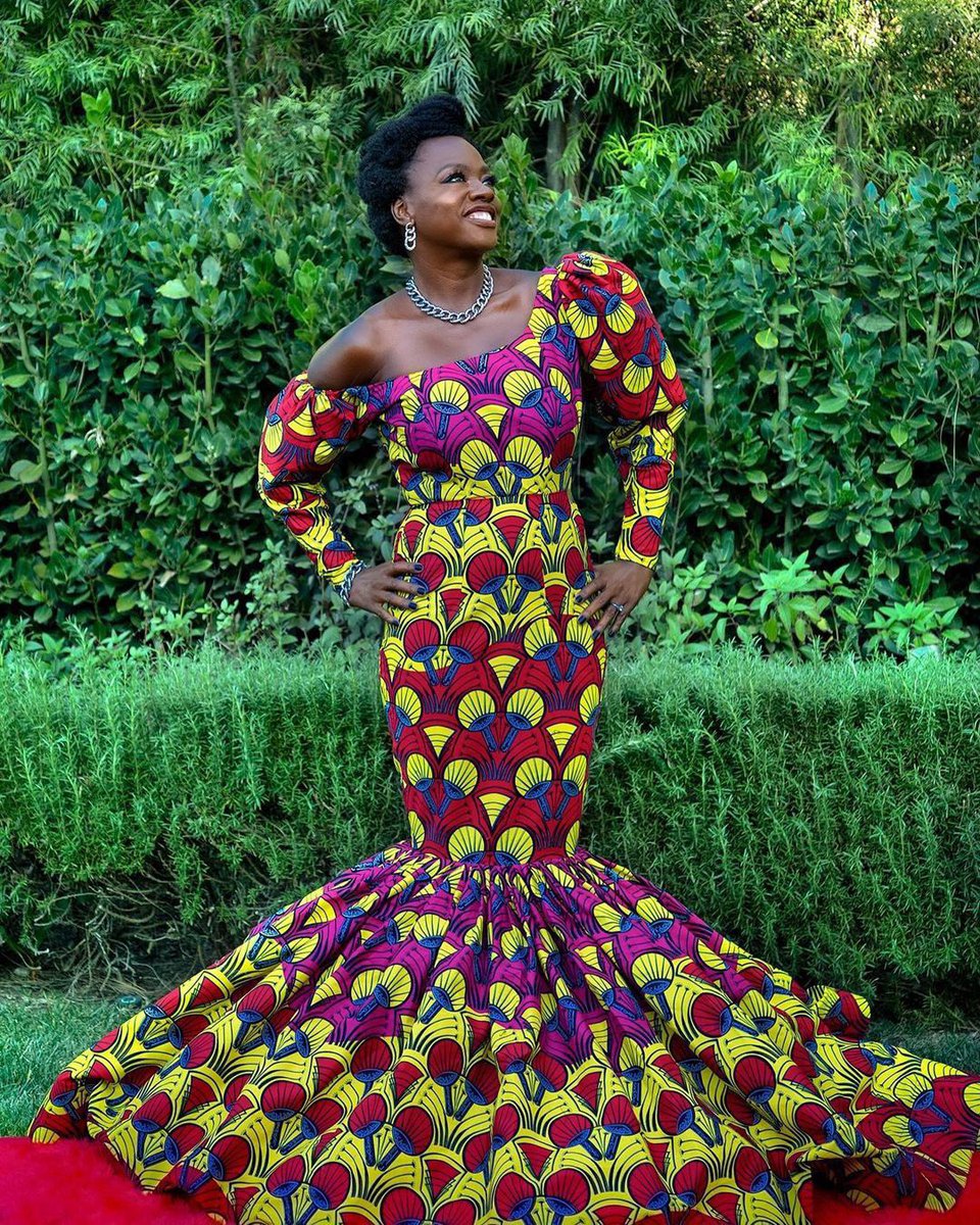 DionneGrant's tweet photo. Queen Viola Davis for the #GoldenGlobes https://t.co/03Mbf9xcvR