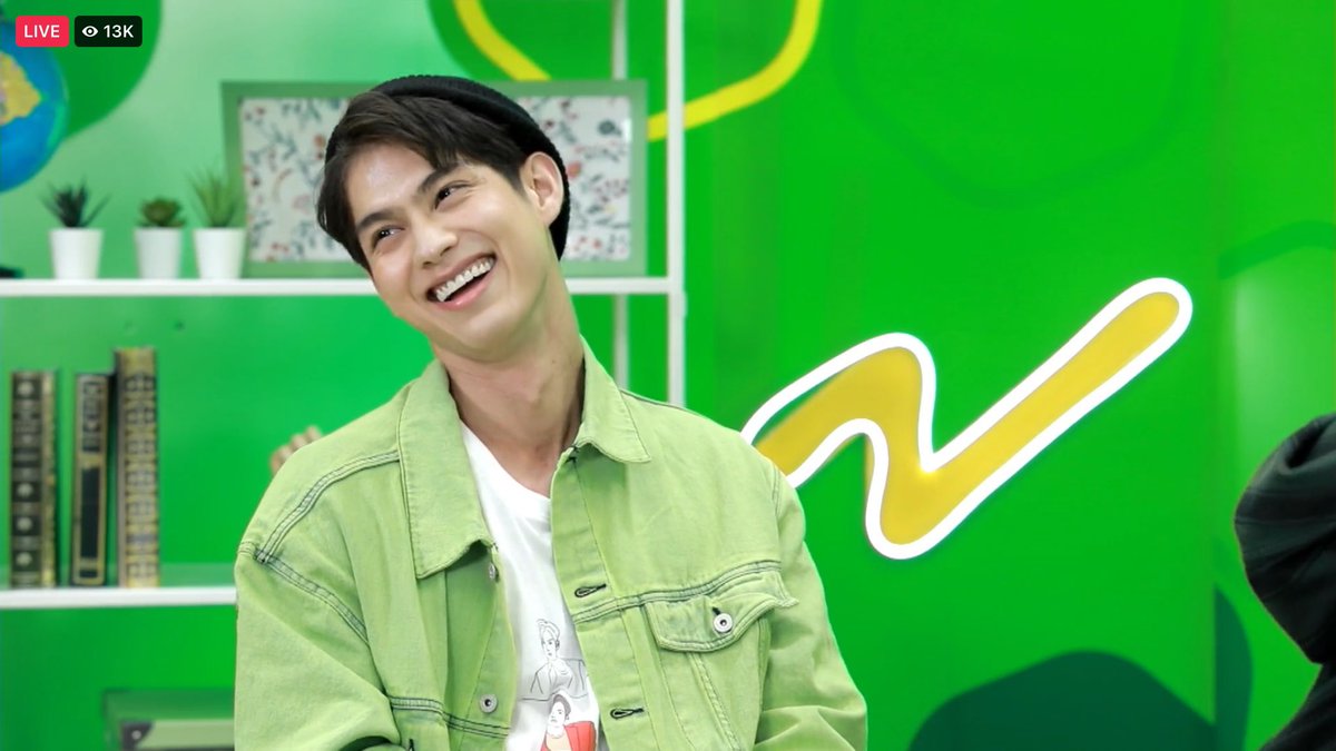 jirapan36's tweet photo. ชอบรอยยิ้มแกที่สุดเลย นายไบร์ททนได้🤍 #bbrightvc
 #ฮึบTalkbyBrandsXBrightXTayTawan https://t.co/0j7HpR31LG