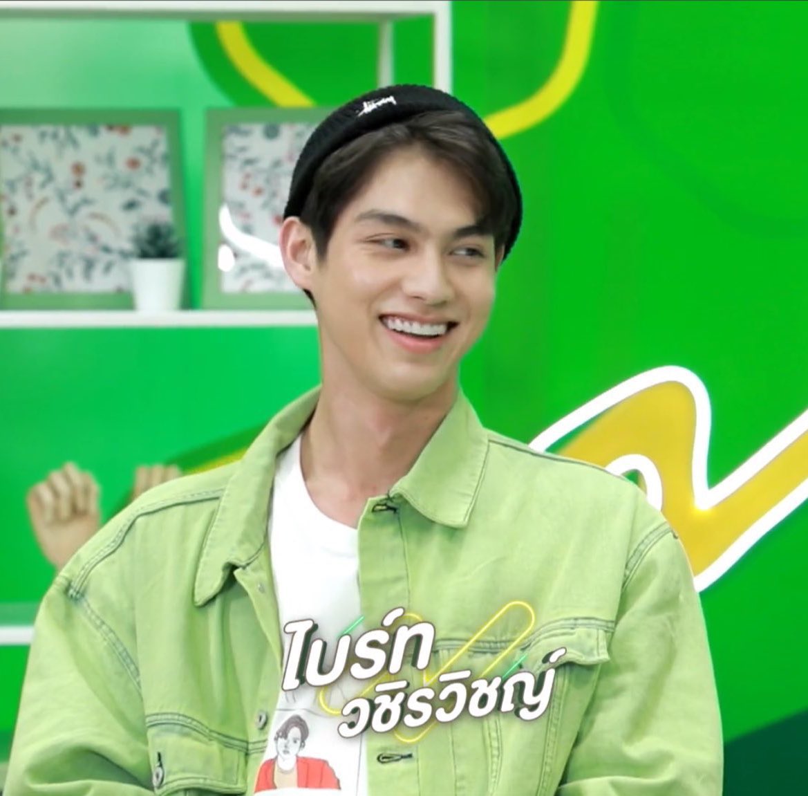 Pani_BrightStar's tweet photo. วันนี้ไบร์ทน่ารักมากกกก🤍💚
#bbrightvc 
#ฮึบTalkbyBrandsXBrightXTayTawan https://t.co/Dpk7k2u5op
