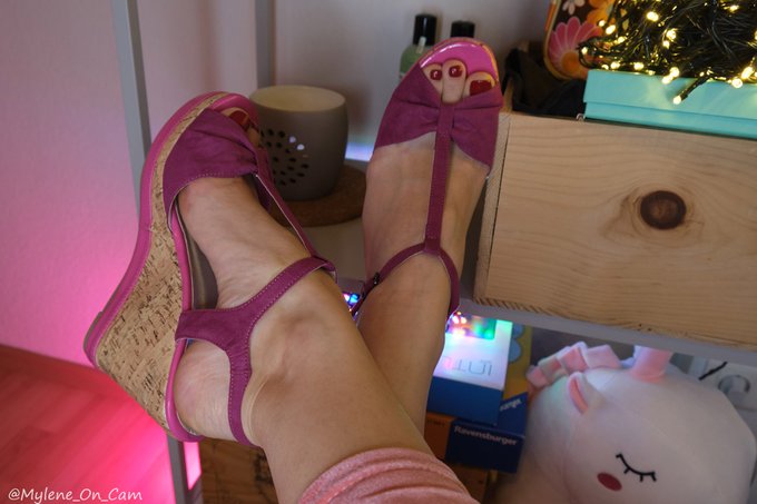 Have a great week!😀  #sexysandals #platformsandals🤍 https://t.co/MSo5PD3bQP<a href="/tag/sexysandals"class="tags">#sexysandals</a><a href="/tag/platformsandals"class="tags">#platformsandals</a>