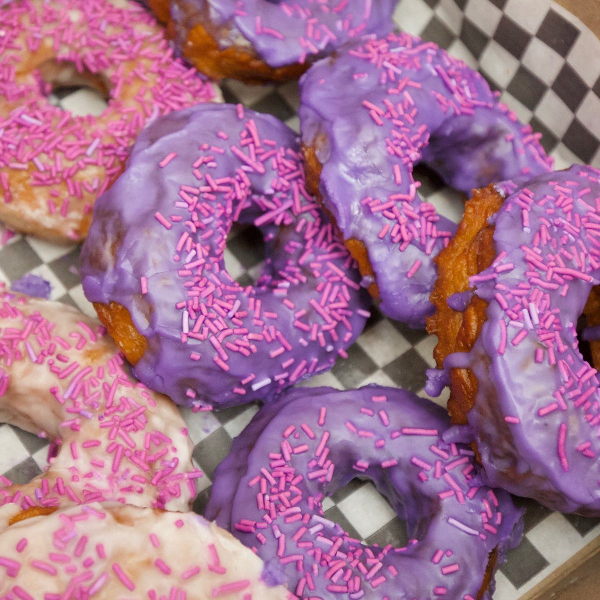 BethanysHope's tweet photo. Donut miss out on the sweetest win-win! 🍩💜 When you play Catch the Ace, you could win $9,500 AND Bethanys Hope wins 50% of every ticket sale. Clinical trials are within sight, but we need YOUR help to get there. Let's keep going! 🎊 ⠀
https://t.co/FFR3v8x4Nc #LdnOnt https://t.co/FHPK2DidFG