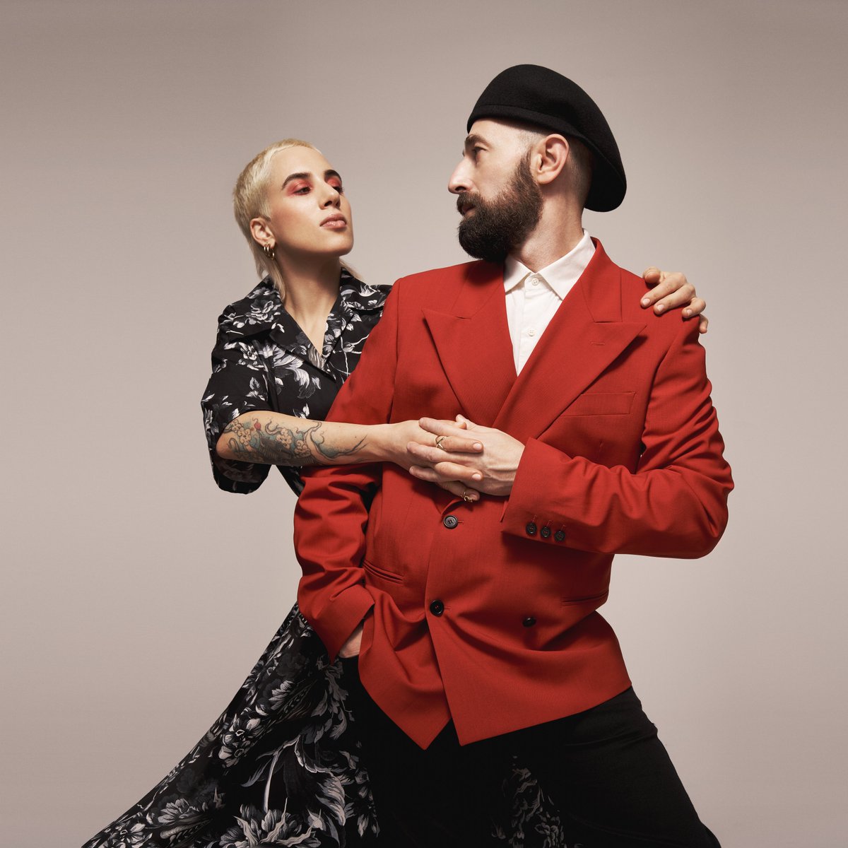 coma_cose's tweet photo. DOMANI per la prima volta canteremo la nostra FIAMME NEGLI OCCHI dal palco del Festival di @SanremoRai

#Sanremo2021 https://t.co/1smF00COT8