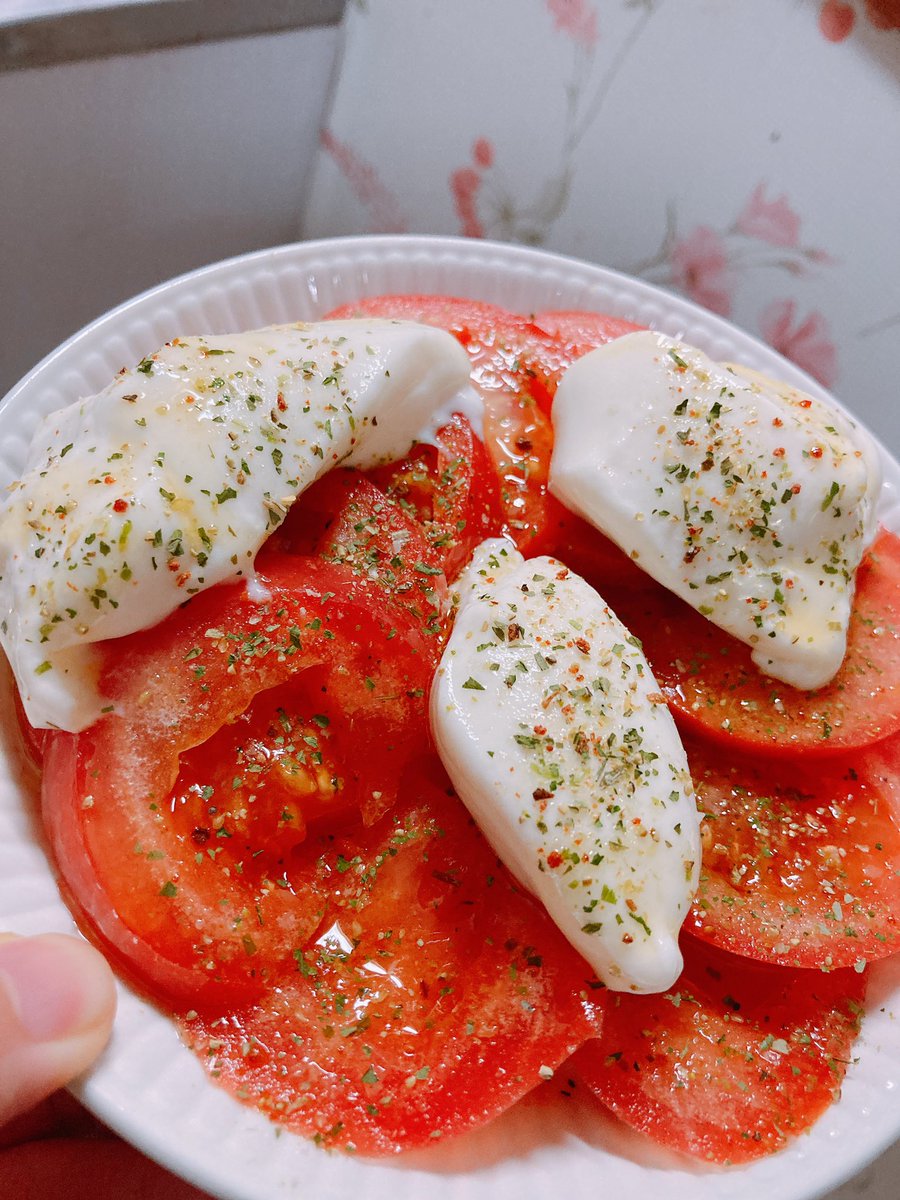 つっちぽっちステーション On Twitter 茂蔵のモッツァレラ豆腐 他にもおからクッキーとか桜餅とか豆腐の味噌漬けやスナック菓子も爆買いしたけど美味し過ぎた 明日仕事帰りにまた補充せねば