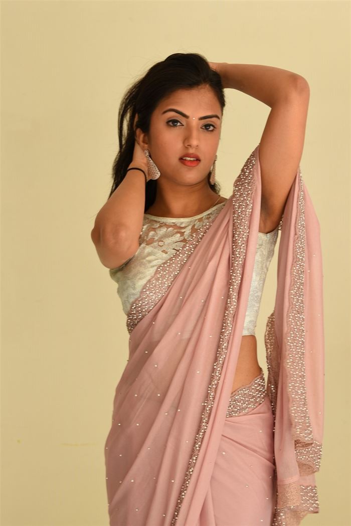 heyAndhra_com's tweet photo. Bhawna Choudhary Glam Stills
#Actress #TollywoodActress #BhawnaChoudary #Gallery #HeyAndhra
Full Album : https://t.co/0z7eei1nOF https://t.co/t5vaZpQUgv