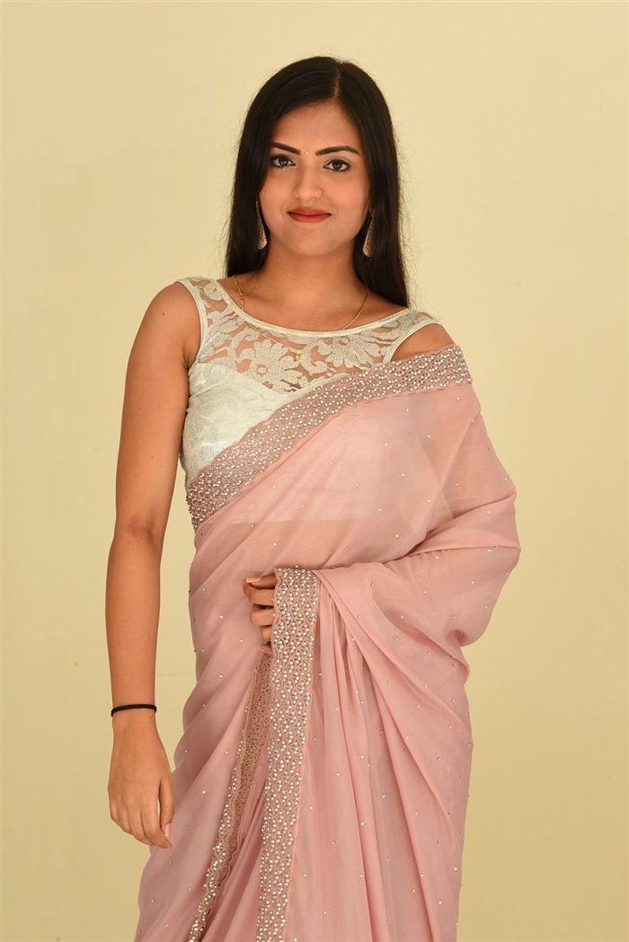 heyAndhra_com's tweet photo. Bhawna Choudhary Glam Stills
#Actress #TollywoodActress #BhawnaChoudary #Gallery #HeyAndhra
Full Album : https://t.co/0z7eei1nOF https://t.co/t5vaZpQUgv