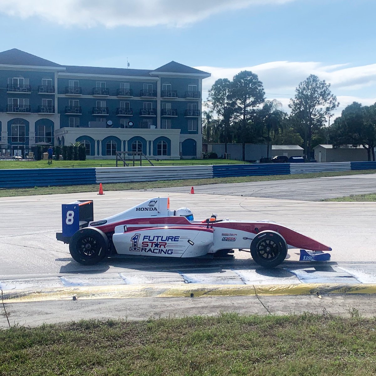 ShiftUpNow's tweet photo. #NEWS - @ChloeCRacing wins #PMH #PoweringDiversity scholarship, will compete in @F4Championship this year with #FutureStarRacing! ๐๐ป
https://t.co/9J8FrrXdBi
#ShiftUpNow #WomenInMotorsport #F4US https://t.co/ErolgBgLzq