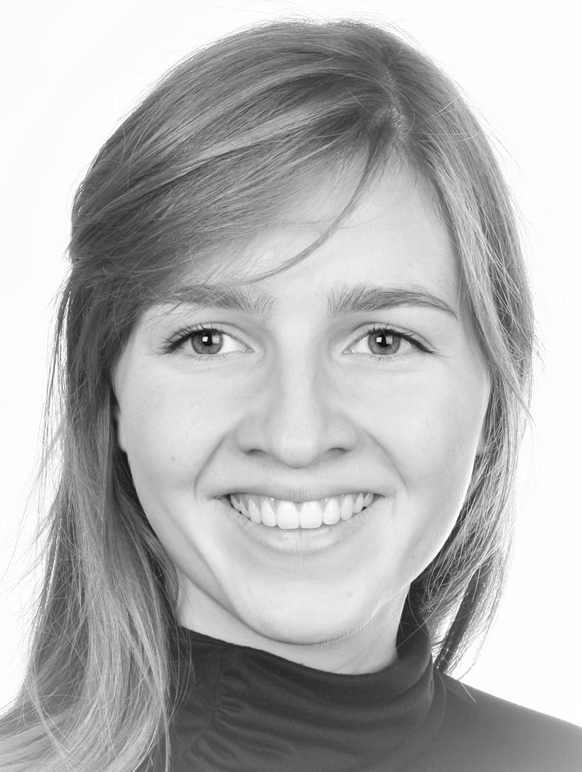 Um að gera proudly presents our newest co-worker, Sædís Karlsdóttir.

We are very excited right now, the future is bright and we look forward for the ongoing challenges we have. Welcome to our team!