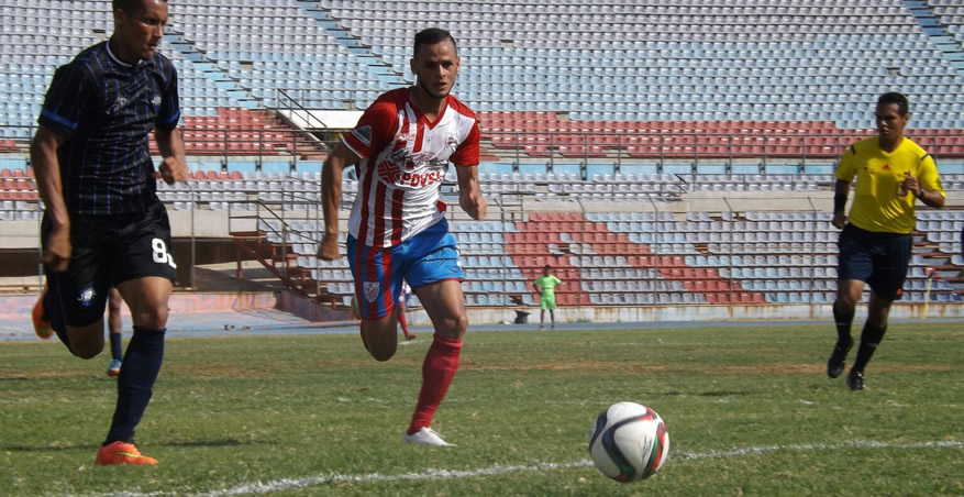 2 de marzo de 2016
Pachencho Romero 
Fecha 9 Apertura 

Deportivo JBL Zulia 1-2 Estudiantes (Gustavo Páez -2-)

El primer gol de Páez fue el 2100 del Rojiblanco por torneos venezolanos. Además, anotó el doblete 50 de merideños para Estudiantes por competencias 
oficiales.