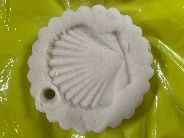 Turquoise Class have been busy making models of fossils, 
creating persuasive environmental posters about global warming and baking tasty treats. Well done!
