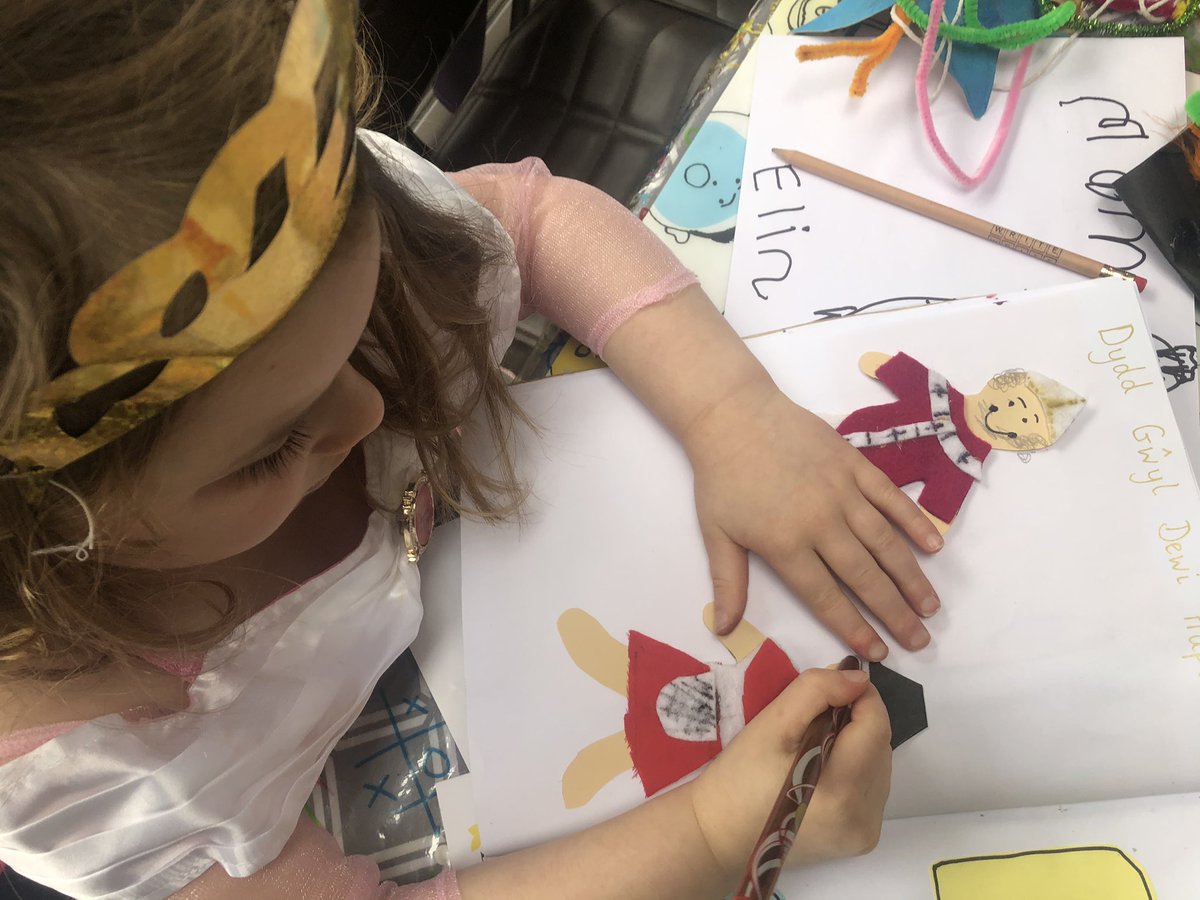 Mrs_Brake's tweet image. Dydd Gŵyl Dewi Hapus! @penalltau #Eisteddfod #DewiSant 🏴󠁧󠁢󠁷󠁬󠁳󠁿🏴󠁧󠁢󠁷󠁬󠁳󠁿🏴󠁧󠁢󠁷󠁬󠁳󠁿