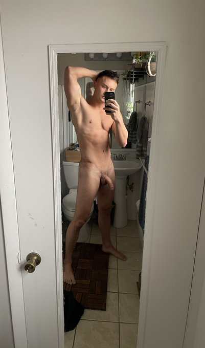 good morning gays and theys https://t.co/x82kwnG0Lj<a href="/tag/newprofilepic"class="tags"><span>#newprofilepic</span></a>