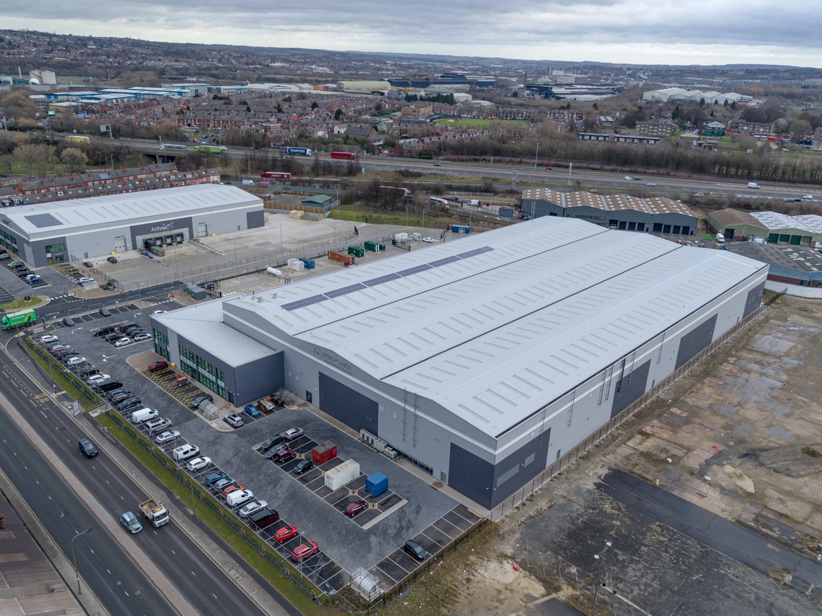 ITMPowerPLC's tweet photo. A booming Sheffield hydrogen specialist is on a recruitment drive for up to 80 engineers after opening a huge factory in the city. @DavidWalsh_M @SheffieldStar  https://t.co/Zsrd2H9NaS #sheffield #Engineering #engineeringjob #Sheffieldissuper #hydrogen #energytransition #netzero https://t.co/1B7HT6Nhqt