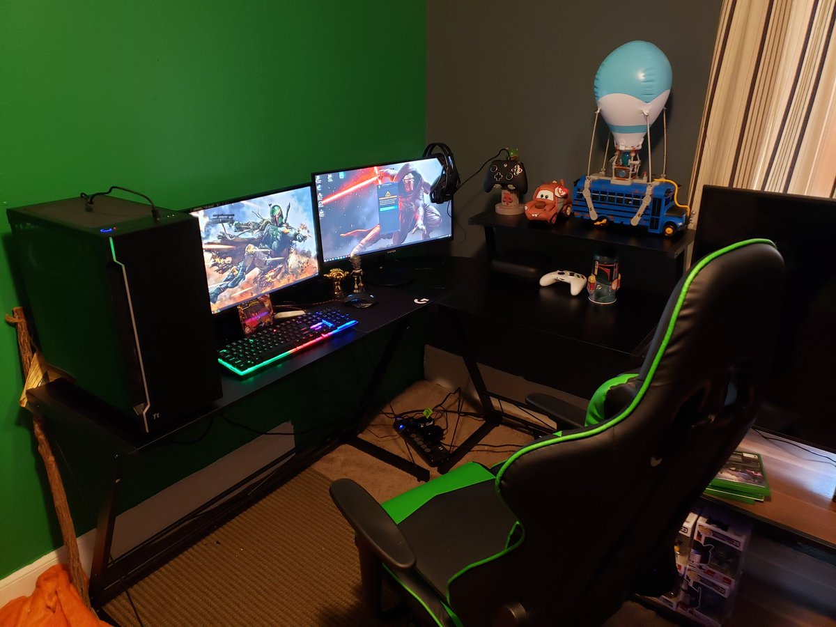 ReelnGaming's tweet photo. What's going on everyone hows your day feel like playing @WarzoneFPS or @CallofDutyCo for some cold war or warzone add me. My Activision is XOriginalTINYx#9624151 and my xbox gamertag is XOriginalTINYx. https://t.co/8FXY0KNq54