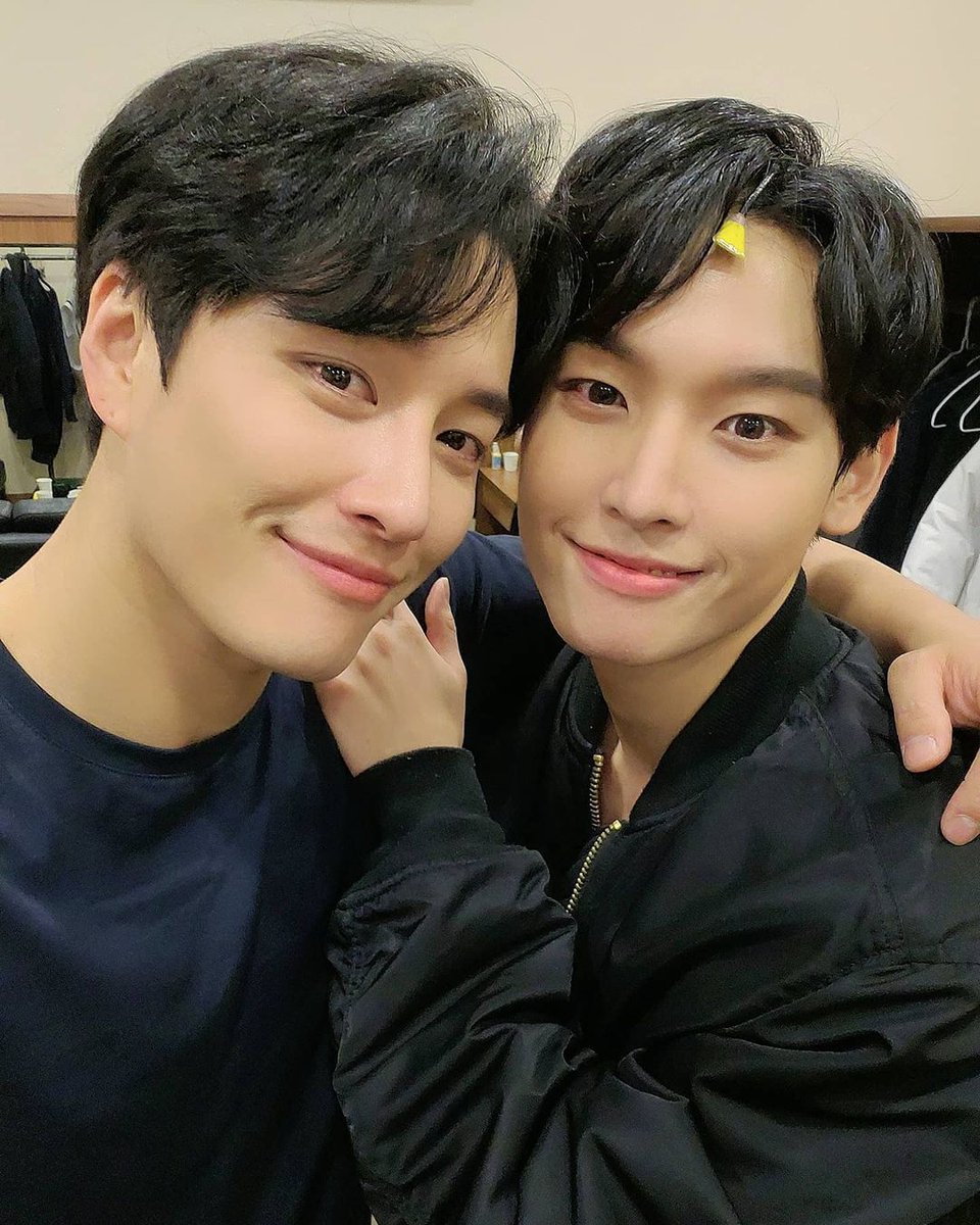 WHY DO THEY LOOK LIKE A COUPLE THO
