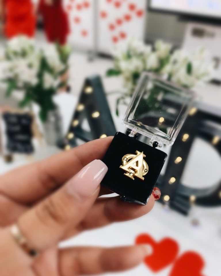 It is International Badge Day! A day for all sorority women to wear their badges or letters in celebration of sisterhood! 🌿

Reply with a photo of you wearing your badge or letters and tell us what AΦ means to you! #BadgeDay21