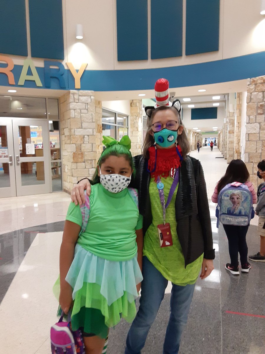 ewelibrary's tweet photo. We are wearing green for Green Eggs and Ham day to kick off Read Across America week. #ReadAcrossAmerica @SBISDLibraries https://t.co/VbLt8FcN6l