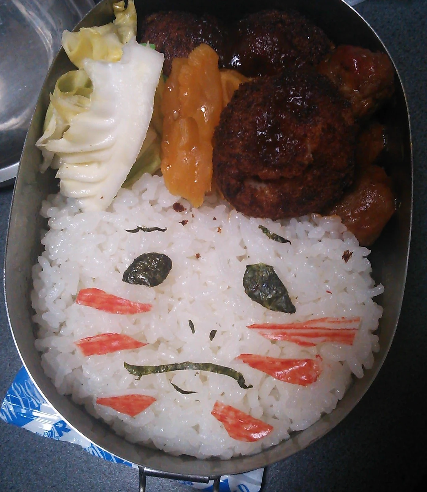 @sagirisagilee これは…ビジュアル系弁当になるのでしょうか…（ならぬ） 