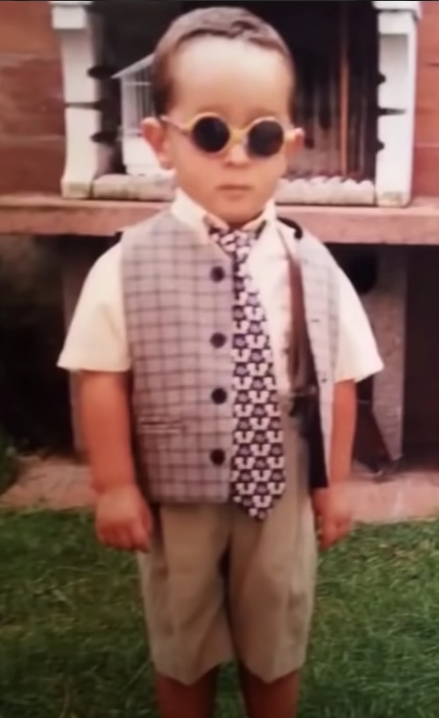 Bonji101's tweet photo. @Spursito Desde pequeño con el flow de Bad Bunny https://t.co/t2SEHQUlRh