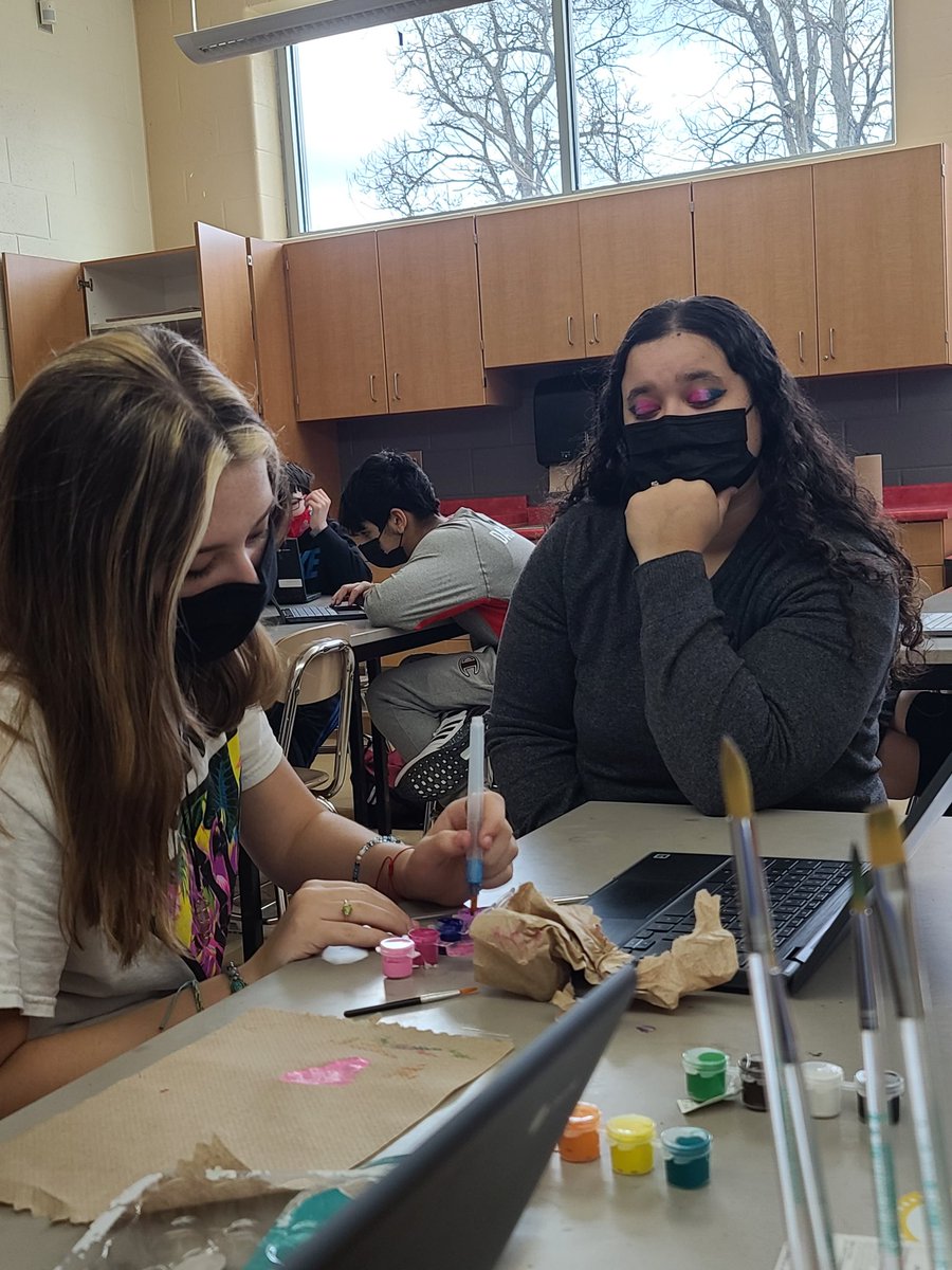 Art Class 2nd period today at GMS. 8th grade students got to practice career skills on Ms. Blake, Ms. Pasky and myself. Nice job ladies! @gms_anderson