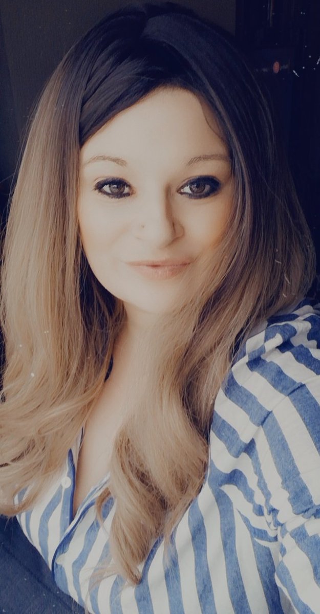 evilsmaid's tweet photo. #SelfieMonday #waitingformyman #SmilewithMe #cheeringmyselfup https://t.co/msDyNmyniu
