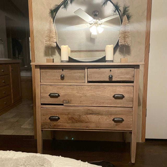 AC Finish (antique copper), 
Copper under black color and tumbled in small stones comes out a very nature antique copper color.Very traditional American style.