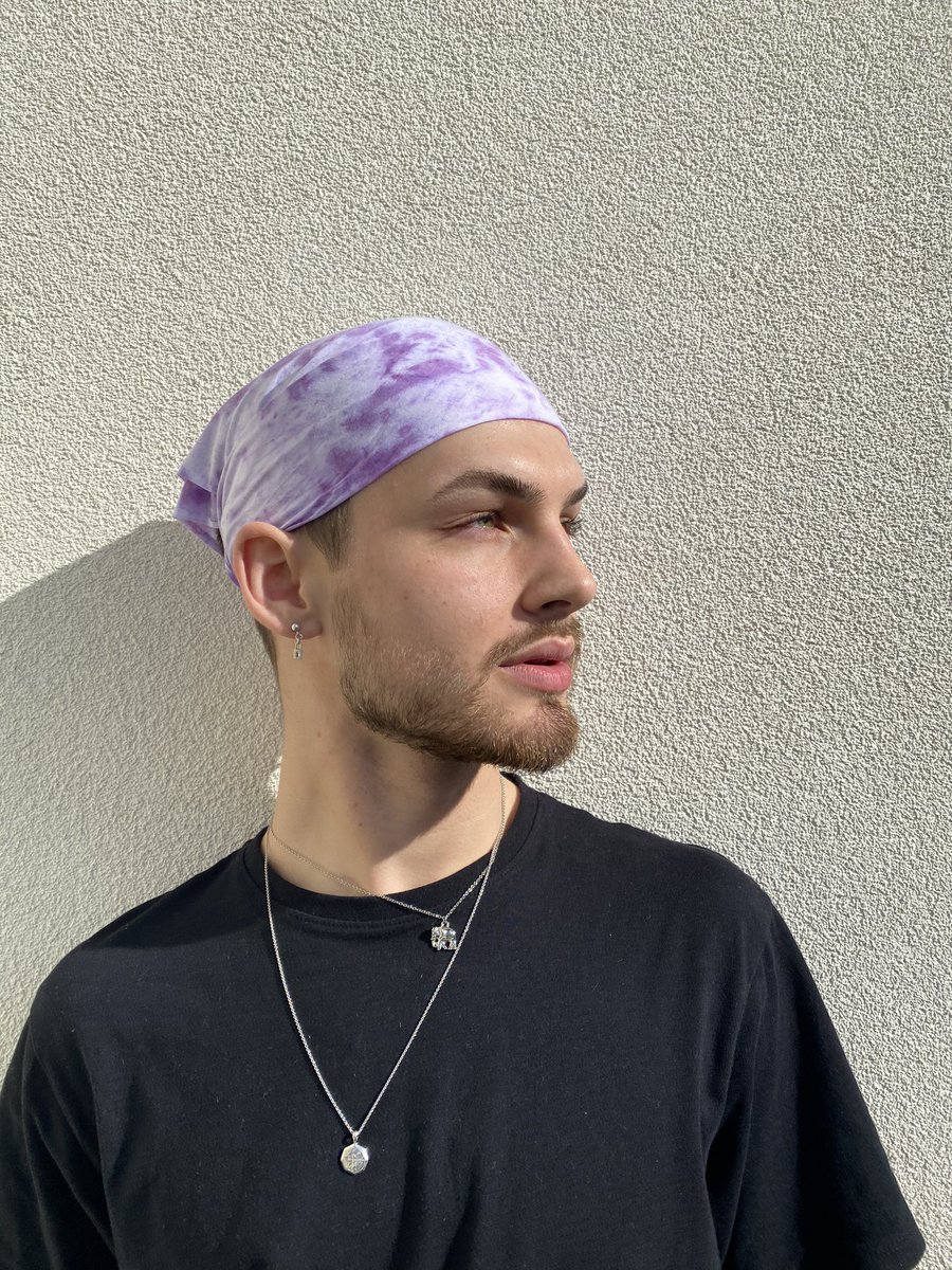 This takes 1 second to share. 
I am hand making bandana’s to raise money for young girls in parts of Africa so they can attend school. 
Education is not a privilege, it is a right. 
To buy or donate please privately message me.
For more info my ig is:
Oliverlea98
Loveourlight