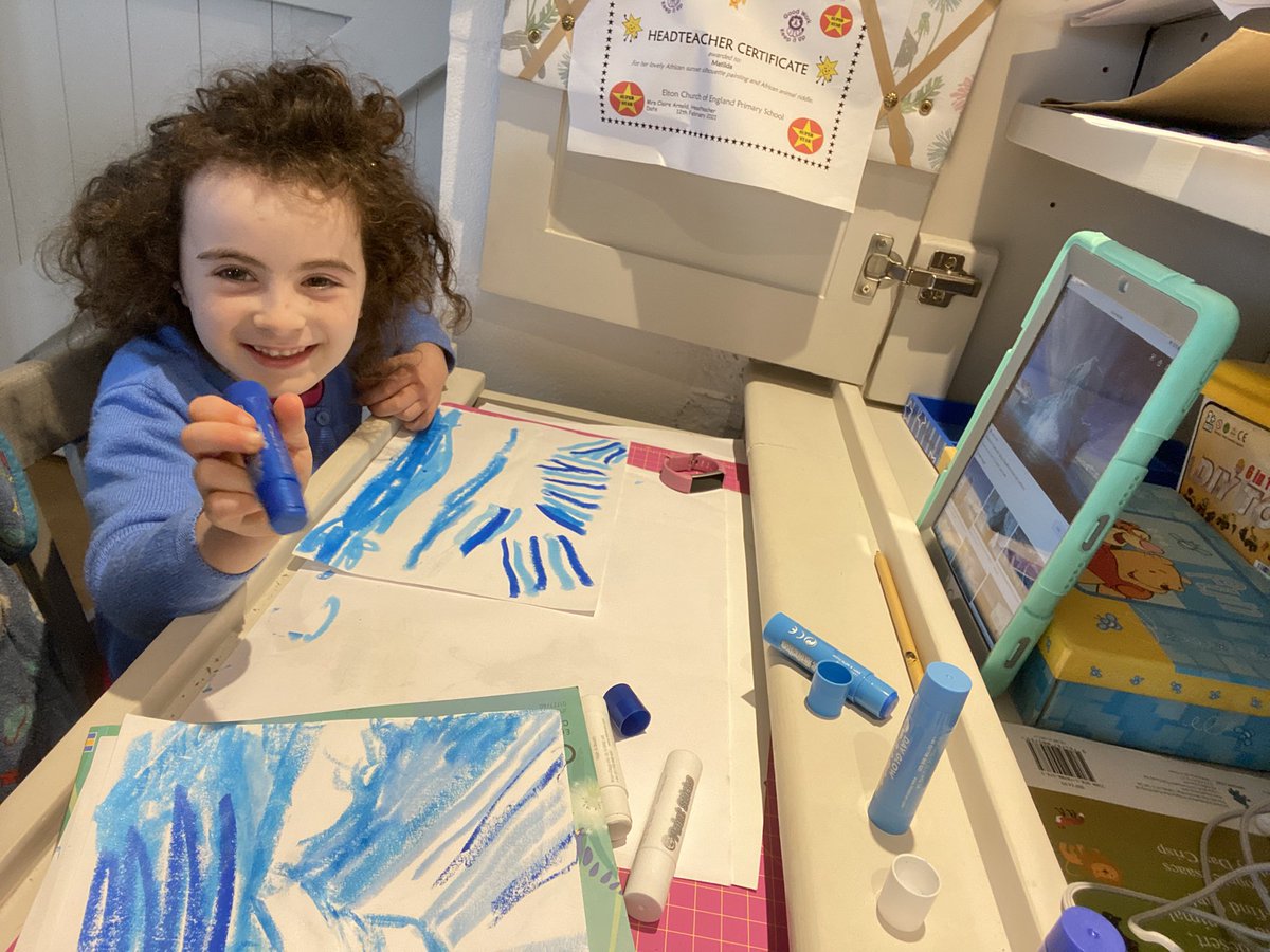 CharliElphinst1's tweet photo. @Reginald_Elton this afternoon’s art class on the Antarctic #homeschooling #geography #antarctica #stfrancis https://t.co/Jh1JAkVZDz