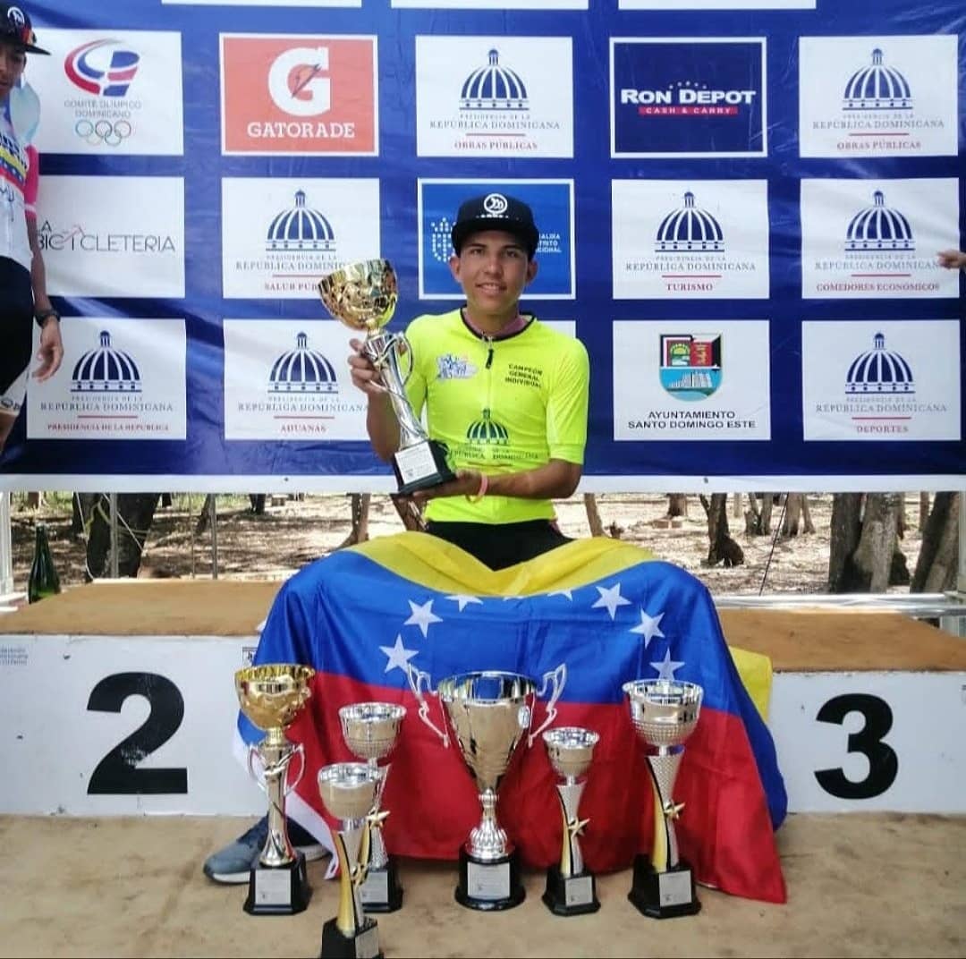El barinés Yurgen Ramírez se convirtió en nuevo monarca de la #VueltaindependenciaNacional 🇩🇴, evento que se celebró  durante la última semana y en la que el representante de la fundación <a href="/VenPaisFuturo/">Vzla Pais de Futuro</a> demostró su poderío antes de volver los próximos días a Europa.