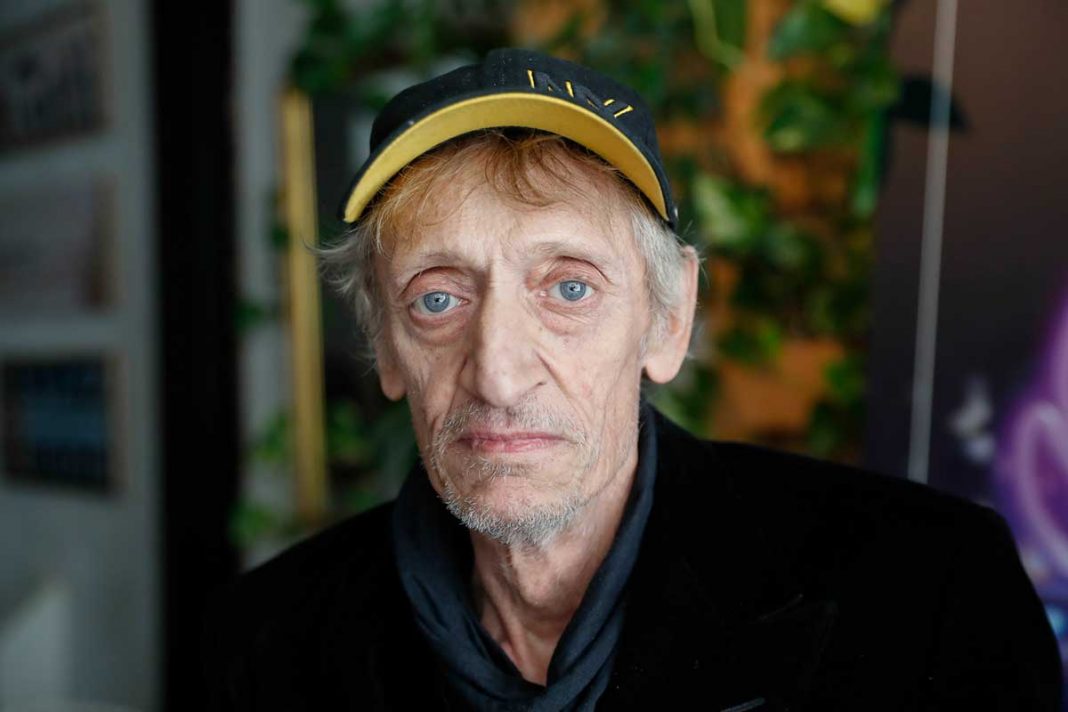 Ha muerto el acto Quique San Francisco <a href="/ESanFrancisco/">Kike San Francisco</a> , siempre fue un crack y vivió como quiso, esté donde esté la va a liar parda.