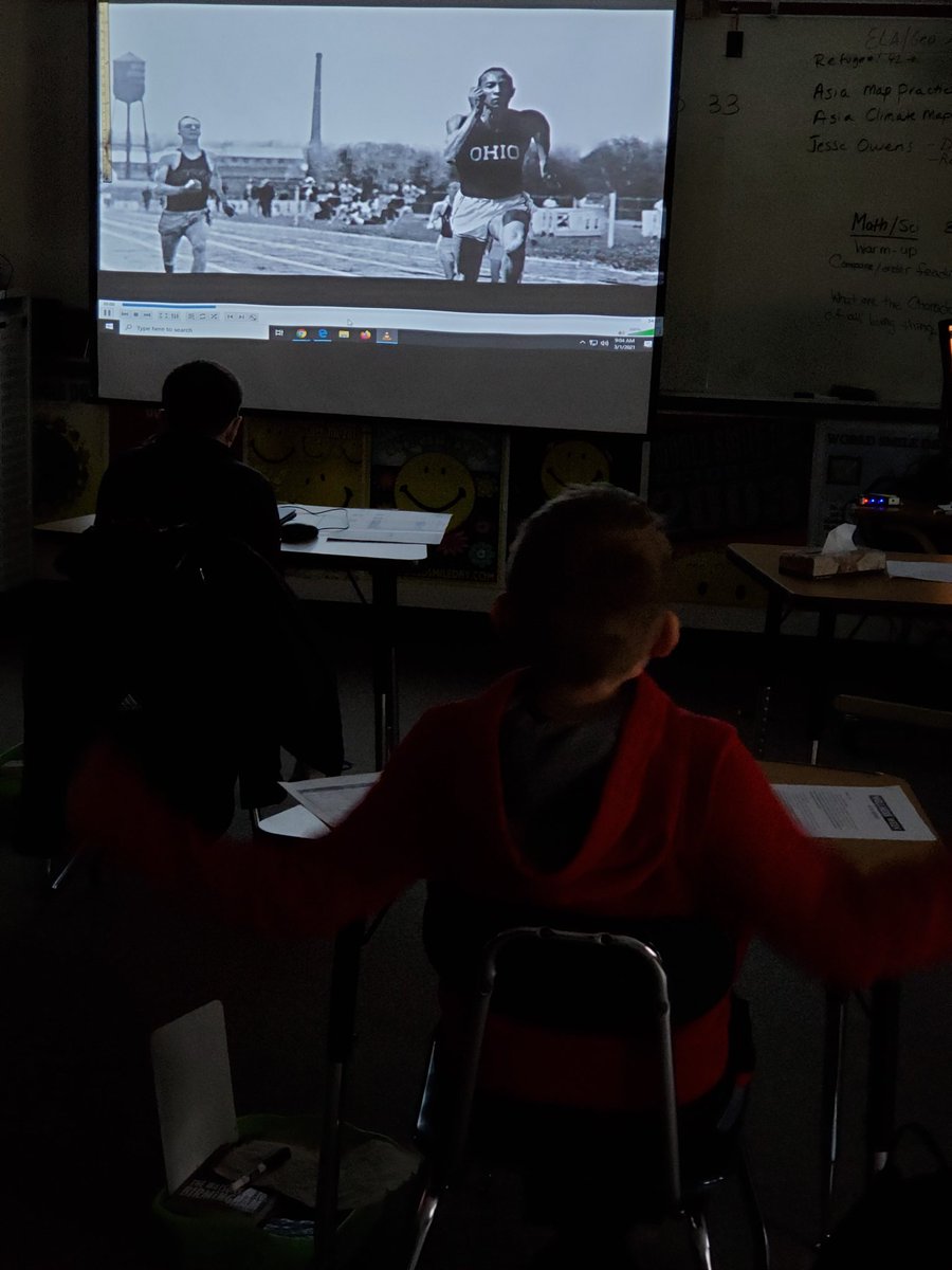 CMSOwls's tweet photo. Our bridge from studying/reading about WWII to studying/reading about civil rights: Jesse Owens and the 1936 Berlin Olympics. ❤
#6thgrade @cms_grizzlies https://t.co/YZQ87m0YIj