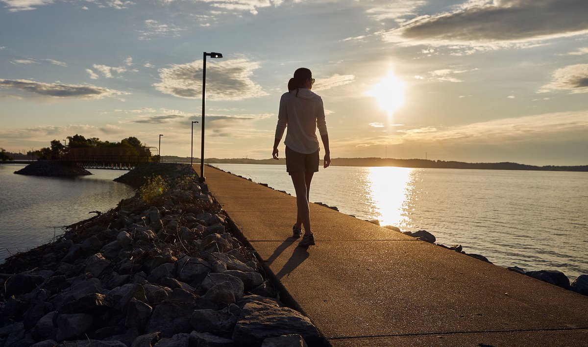 KentuckyTourism's tweet photo. March is #WomensHistoryMonth and we want to share stories of significant #TravelKY women across the Bluegrass State. 💙 So stay tuned! Who is a woman in your life who inspires you?

📷: Clay Cook
📍 Kentucky Dam Village State Resort Park, @KentuckyDam https://t.co/nHz9jzlSil