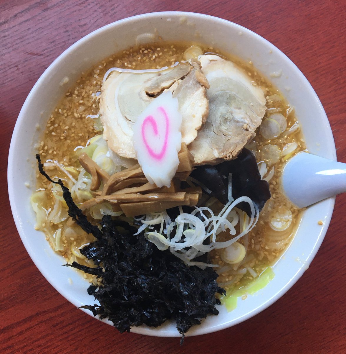 CreativeNagaoka's tweet photo. 【長岡スマホ映画祭まで、あと13日】

〜らーめん処  潤  宮内店〜
みそらーめん🍜

男女でお冷やのコップが違ったのは���しかったな。

#新潟県 #長岡市 #宮内 #らーめん処潤 #らーめん潤 #らーめん処潤宮内店 #ラーメン #みそらーめん https://t.co/r9XGwBurwK