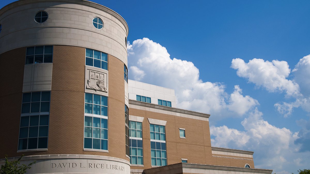 USIedu's tweet image. Two months down in 2021. Happy March, Screaming Eagles, and here's to warmer weather and a blooming campus coming soon!