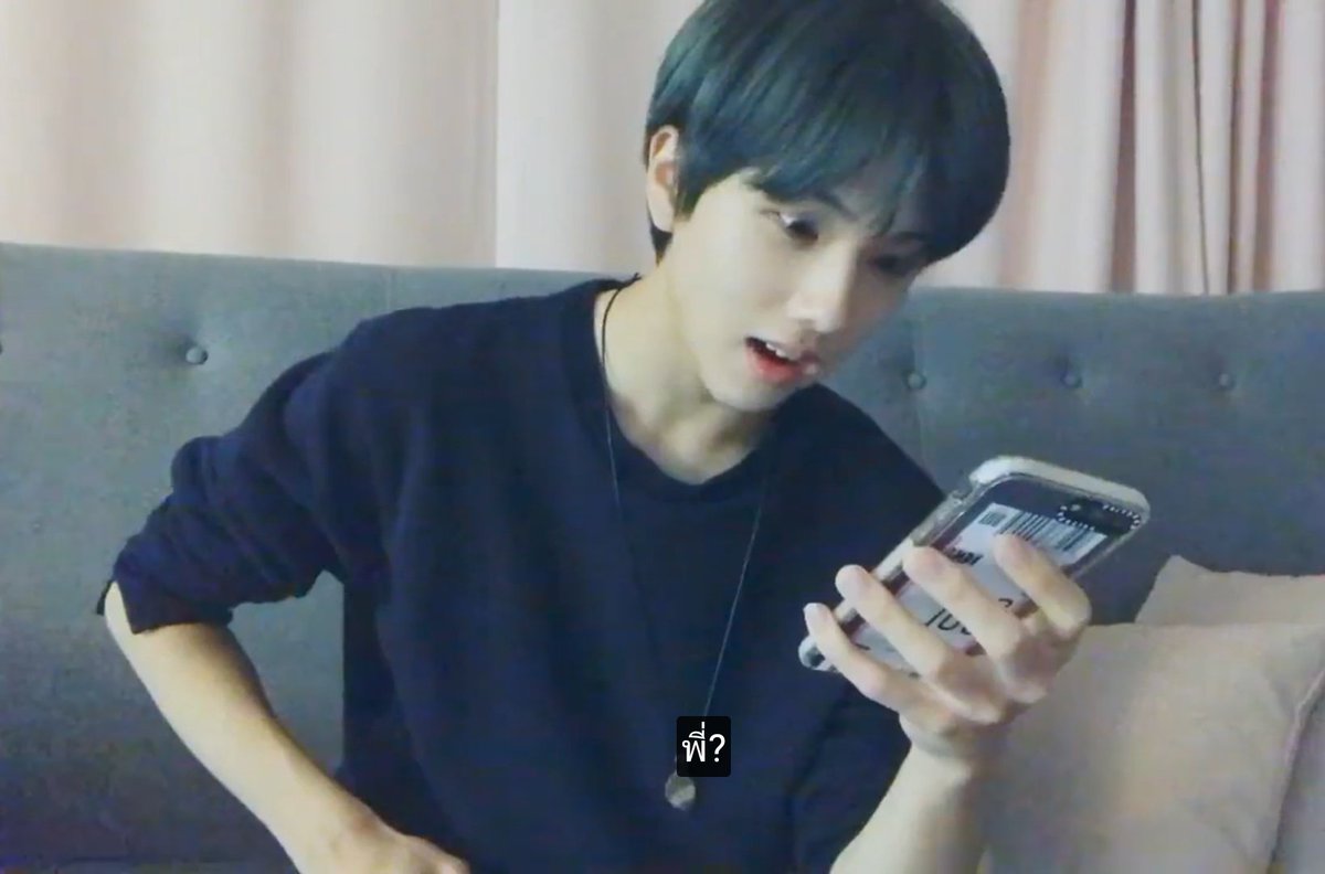 ซีนซิทคอม แฟนคลับให้อวยพรวันเกิดละขึ้นอปป้าซะน้องชั้นยิ้มแก้มปริ แต่เป็นวันเกิดปีที่ 25 ของเขา จีซองแบบพี่?! ครับ?! 5555555555555555555555