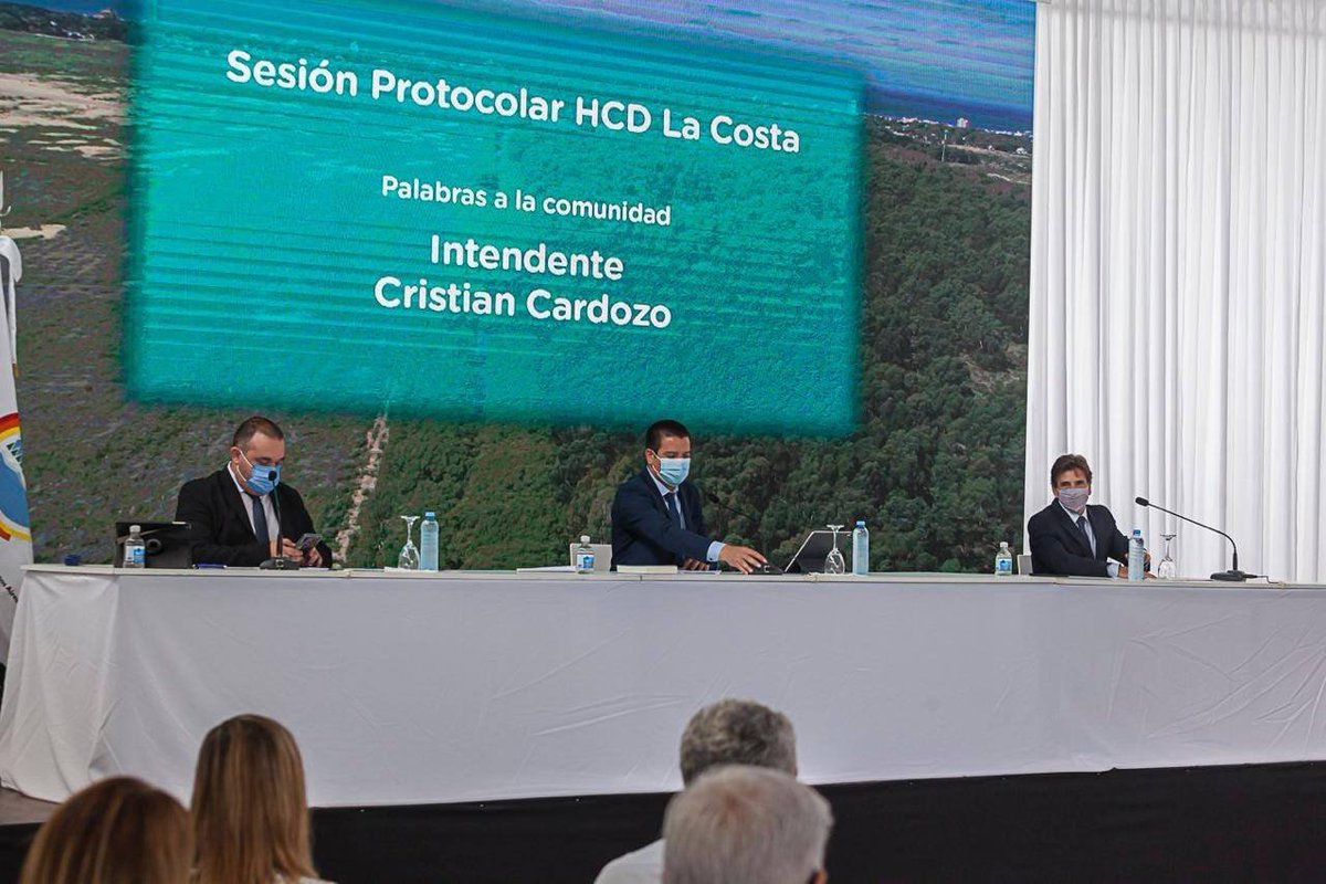 GermanJardon's tweet photo. INICIO DE SESIONES DEL CONCEJO DELIBERANTE 
Ayer estuve, junto al Concejal "radical" Cotoco García, en el acto del HCD. 
El Intendente Cristian Cardozo, como corresponde por ley, inauguró el periodo de sesiones 2021. 
Habló dos horas, que dijo? mucho y poco.
Hilo 👇 https://t.co/Fm4pVFp5w9