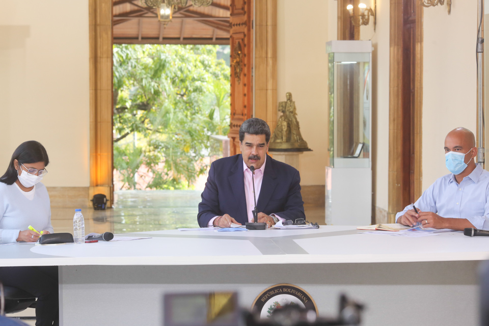 mippci_ven's tweet photo. #NotiMippCI 📰🗞| Presidente llama a fortalecer formación sobre la historia reciente de Venezuela. Lea más ⏩ https://t.co/la26ojlUh1
#FlexibilizaciónResponsable https://t.co/QjM9TnvjX7