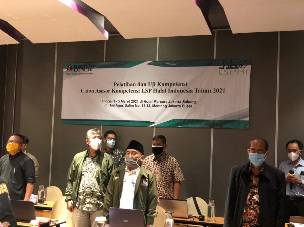 Membuka Pelatihan asesor kompetensi CLSP Halal Indonesia, Ekosistem industri halal di Indonesia perlu didukung SDM yang kompeten dan tersetifikasi  #sertifikasiprofesi #sertifikasikompetensi #halal 

<a href="/jokowi/">Joko Widodo</a>
<a href="/idafauziyah/">Ida Fauziyah</a> 
<a href="/YaqutCQoumas/">Yaqut Cholil Qoumas</a> 
<a href="/bpjphkemenag/">BPJPH Kemenag</a>