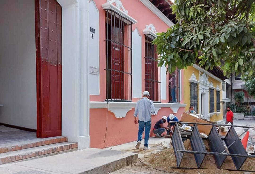 gestionperfecta's tweet photo. #1Mar En el marco del Bicentenario de la Batalla de Carabobo, hemos proyectado optimizar una infraestructura histórica, como lo es la Casa Teresa de la Parra, situada junto al Panteón Nacional, que vendrá a ofrecer nuevas opciones culturales para el pueblo https://t.co/rgLYL19mDj